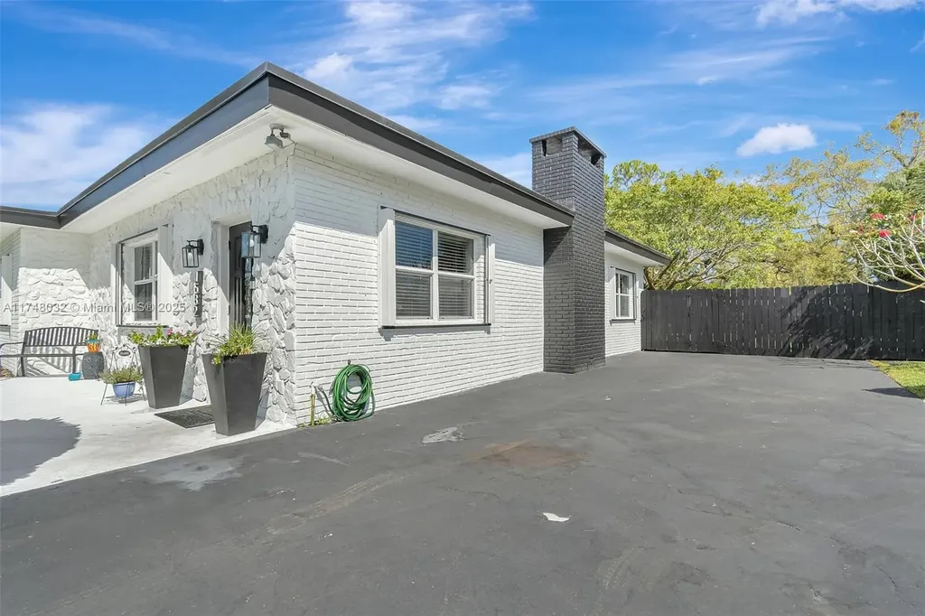 1532 SW 30th Avenue Fort Lauderdale FL 33312