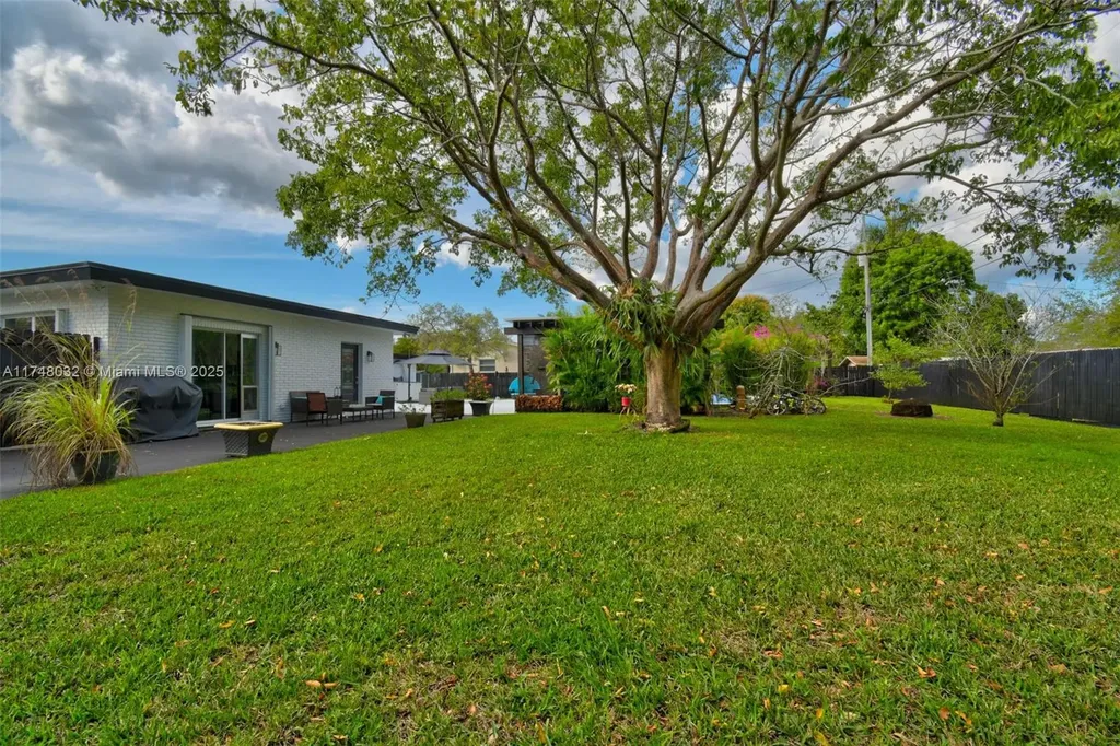 1532 SW 30th Avenue Fort Lauderdale FL 33312