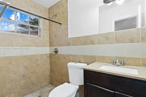 3285 NW 41st Street Lauderdale Lakes FL 33309