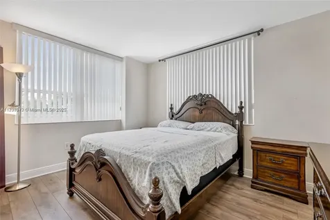 3232 SW 22nd Terrace Miami FL 33145