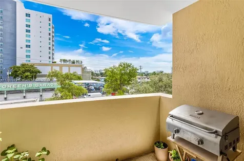 3232 SW 22nd Terrace Miami FL 33145