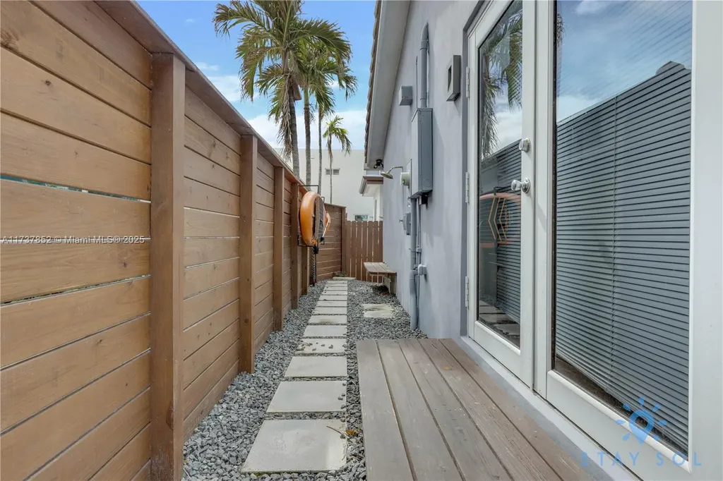 328 Missouri Street Hollywood FL 33019