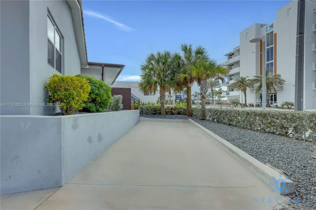 328 Missouri Street Hollywood FL 33019