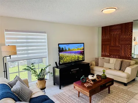 10366 SW 205th Terrace Cutler Bay FL 33189