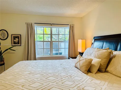 10366 SW 205th Terrace Cutler Bay FL 33189