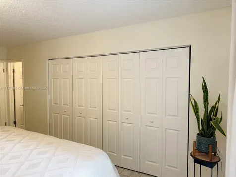 10366 SW 205th Terrace Cutler Bay FL 33189