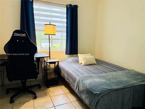 10366 SW 205th Terrace Cutler Bay FL 33189