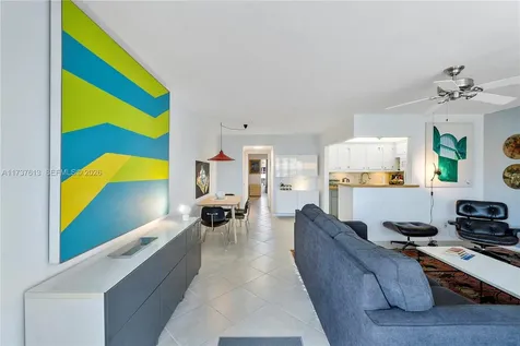 143 Oakridge J Deerfield Beach FL 33442