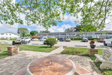 143 Oakridge J Deerfield Beach FL 33442