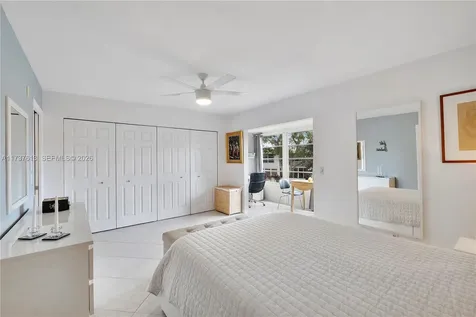 143 Oakridge J Deerfield Beach FL 33442