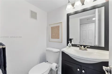 143 Oakridge J Deerfield Beach FL 33442