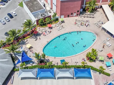 143 Oakridge J Deerfield Beach FL 33442