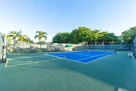 143 Oakridge J Deerfield Beach FL 33442