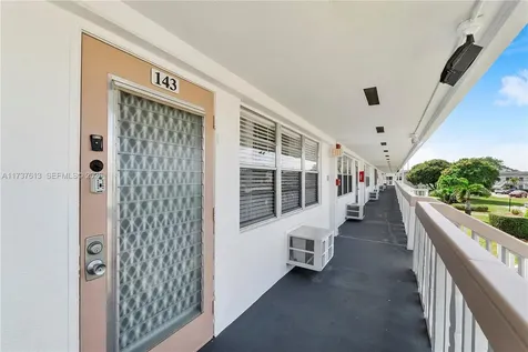143 Oakridge J Deerfield Beach FL 33442