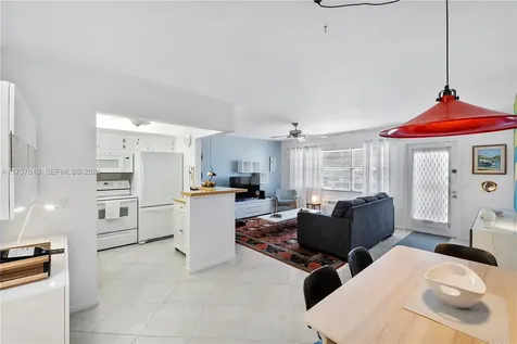 143 Oakridge J Deerfield Beach FL 33442