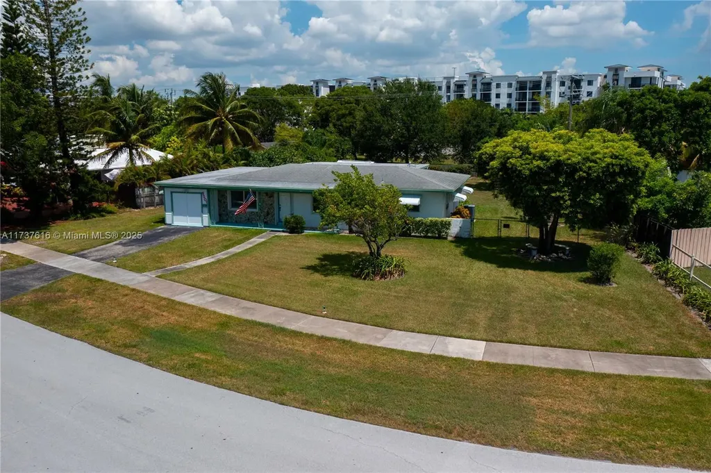 9501 SW 181st Terrace Palmetto Bay FL 33157