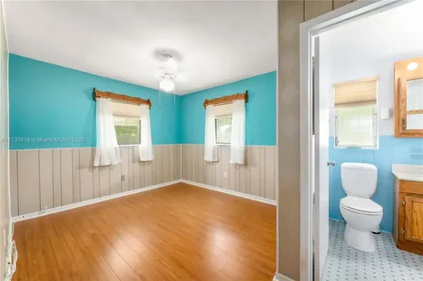 9501 SW 181st Terrace Palmetto Bay FL 33157