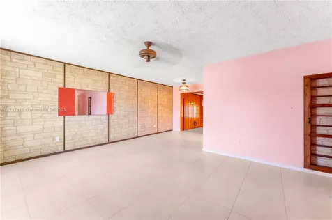 9501 SW 181st Terrace Palmetto Bay FL 33157