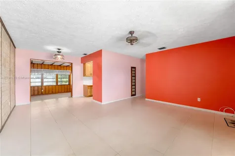 9501 SW 181st Terrace Palmetto Bay FL 33157