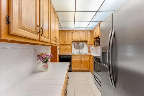 9501 SW 181st Terrace Palmetto Bay FL 33157