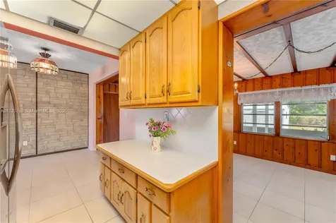 9501 SW 181st Terrace Palmetto Bay FL 33157
