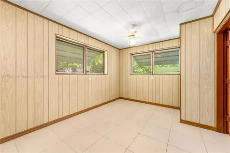 9501 SW 181st Terrace Palmetto Bay FL 33157