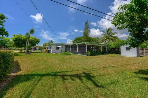 9501 SW 181st Terrace Palmetto Bay FL 33157