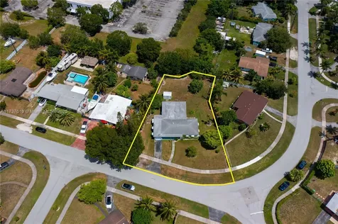9501 SW 181st Terrace Palmetto Bay FL 33157