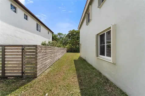 2256 SE 2nd Street Homestead FL 33033