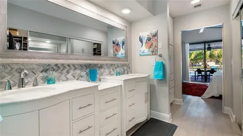 4901 NW 89th Terrace Coral Springs FL 33067