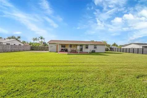 15811 SW 284th Street Homestead FL 33033