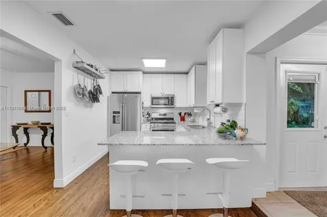 13624 NW 1st Avenue Miami FL 33168