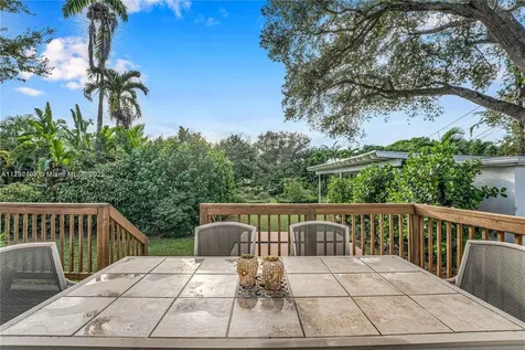 13624 NW 1st Avenue Miami FL 33168