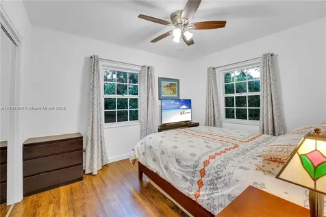 13624 NW 1st Avenue Miami FL 33168