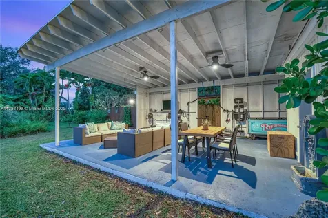 13624 NW 1st Avenue Miami FL 33168