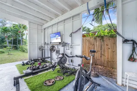 13624 NW 1st Avenue Miami FL 33168
