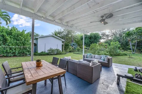 13624 NW 1st Avenue Miami FL 33168