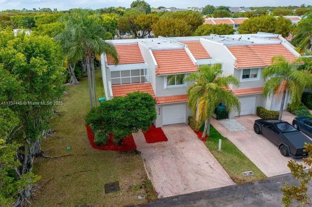 4414 NW 97th Place Doral FL 33178