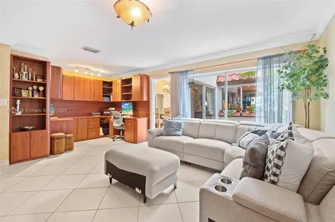 510 NE 195th Street Miami FL 33179