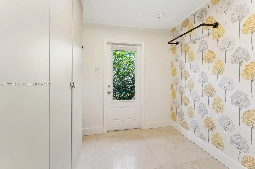 951 Buchanan Street Hollywood FL 33019