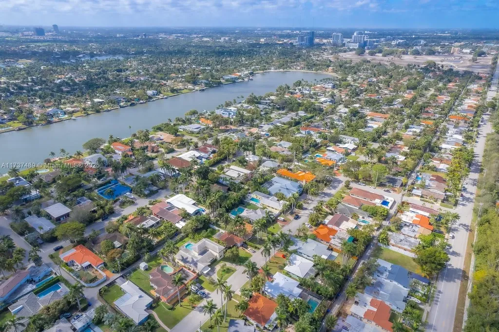 951 Buchanan Street Hollywood FL 33019