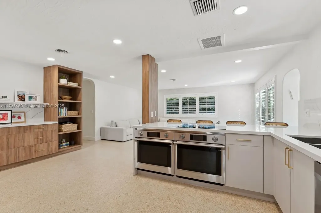 951 Buchanan Street Hollywood FL 33019