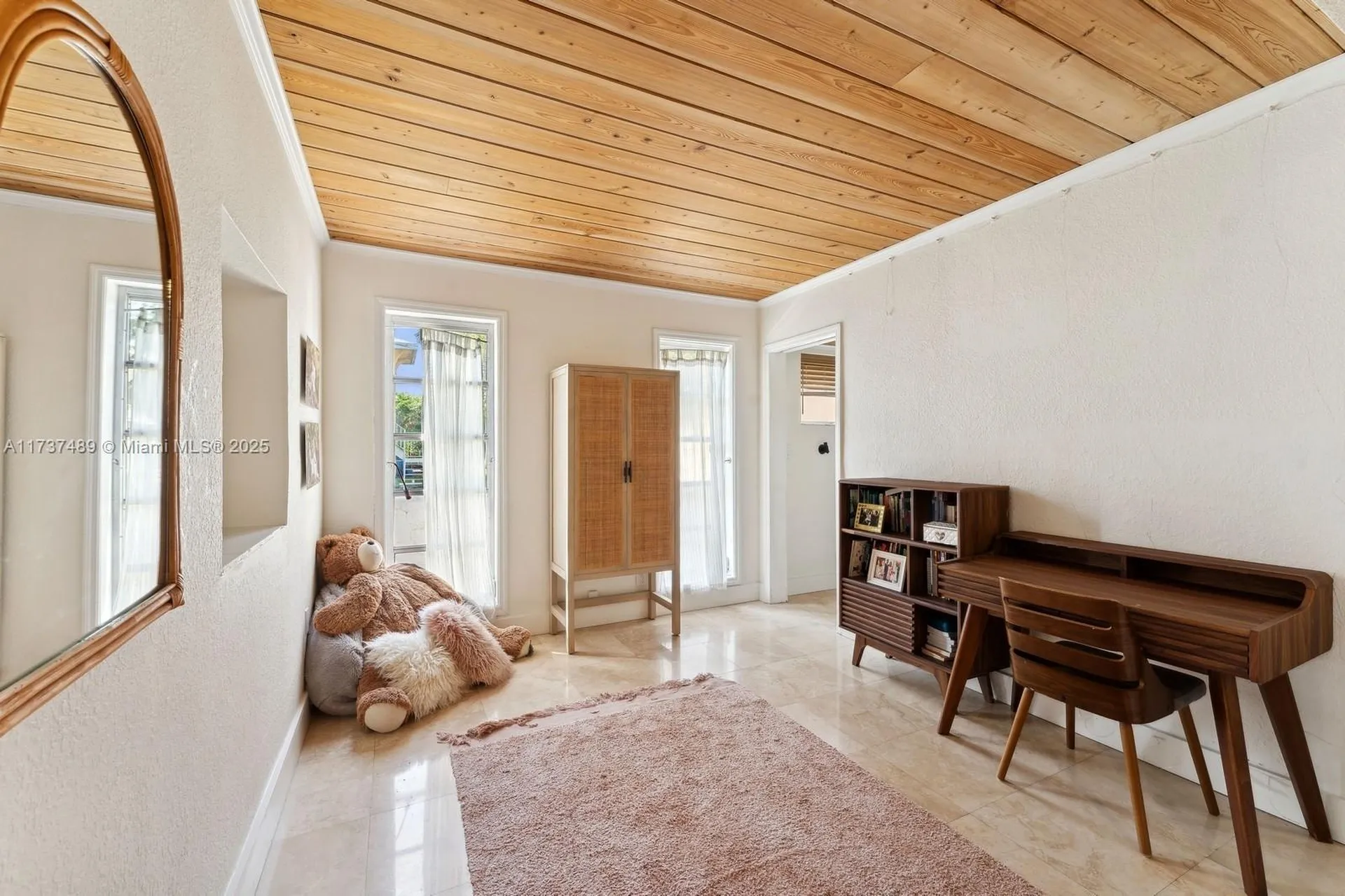 951 Buchanan Street Hollywood FL 33019