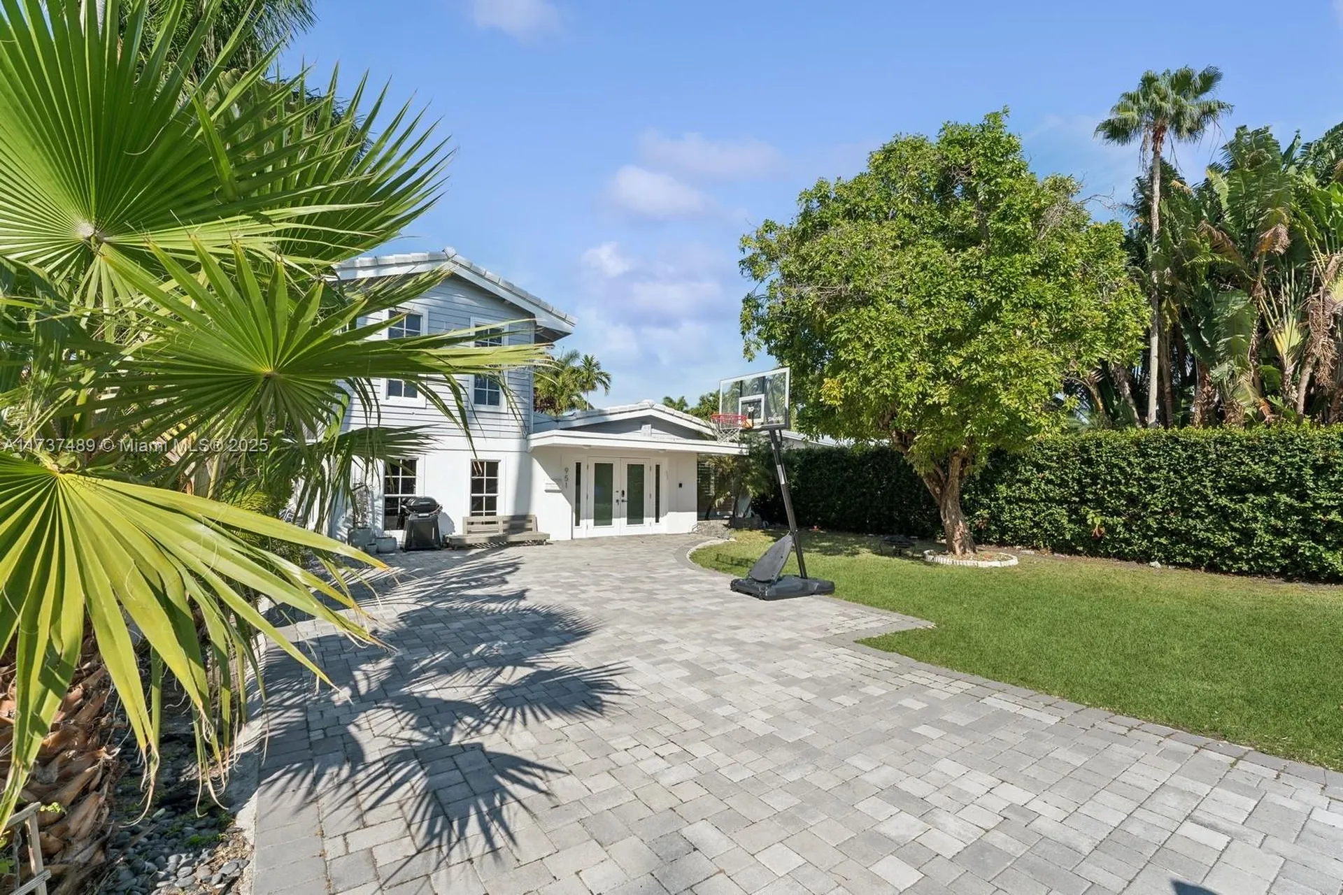 951 Buchanan Street Hollywood FL 33019