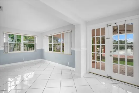1915 N 28th Avenue Hollywood FL 33020