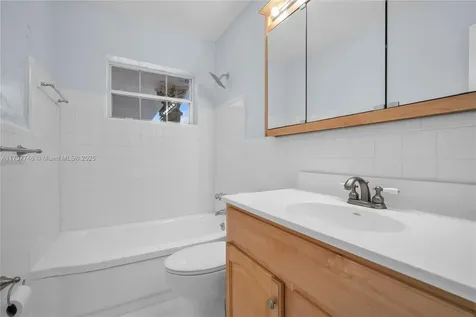 1915 N 28th Avenue Hollywood FL 33020