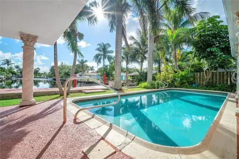 1915 N 28th Avenue Hollywood FL 33020