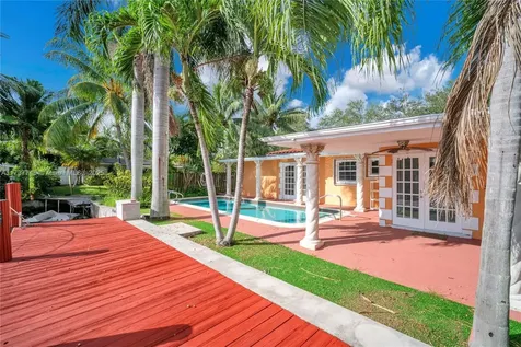 1915 N 28th Avenue Hollywood FL 33020
