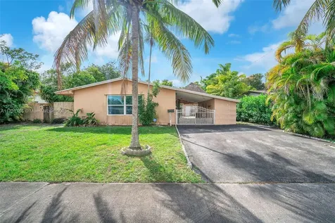 6520 Garfield Street Hollywood FL 33024