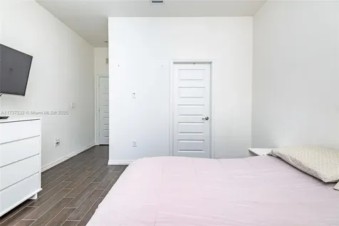 19115 NE 8th Court Miami FL 33179